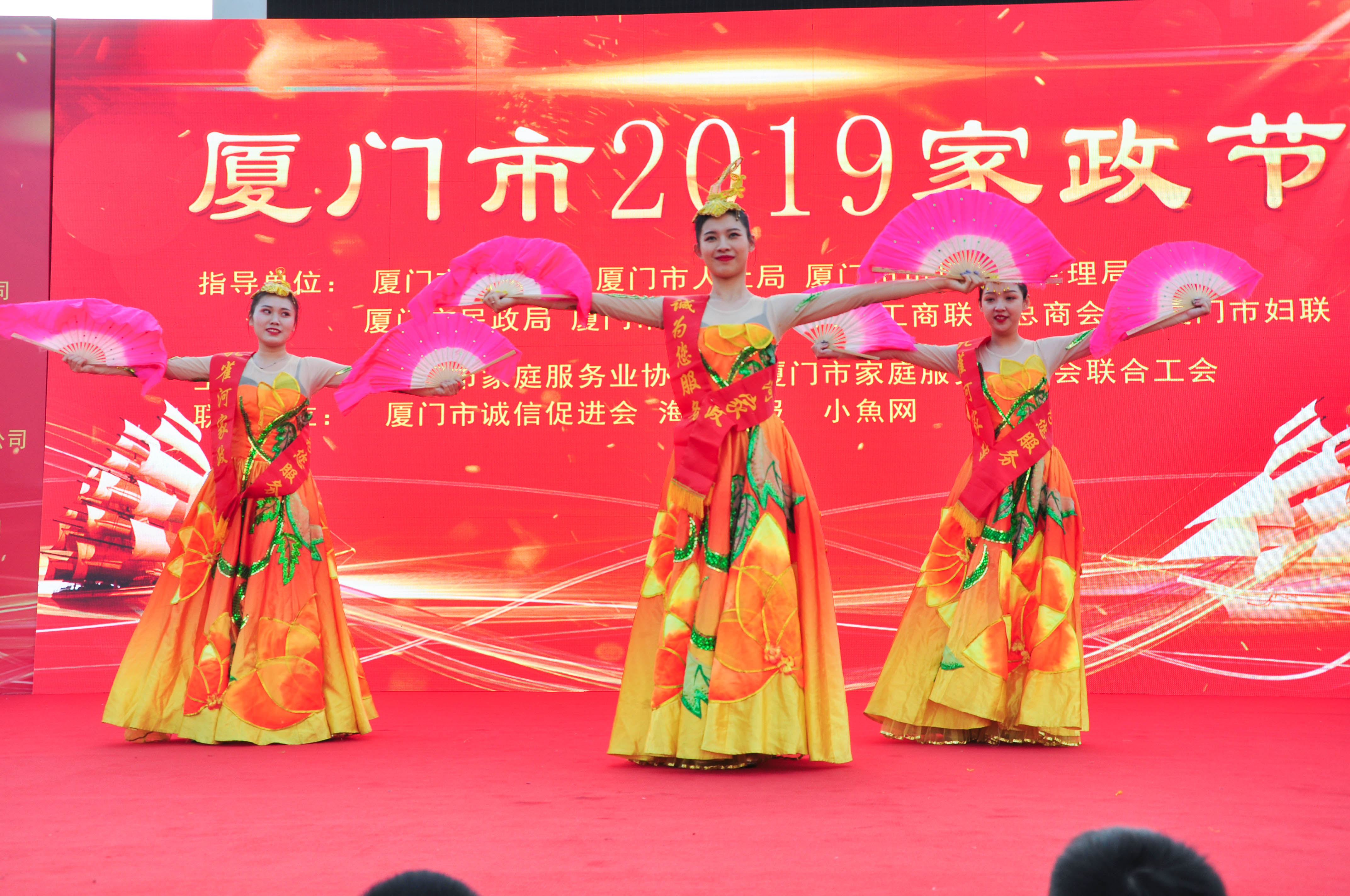 �g��Ц�Z��һ����ʮ�˰���ˇ�R�ψ�������ȸ�������B�T�е����ü�����(ji��)